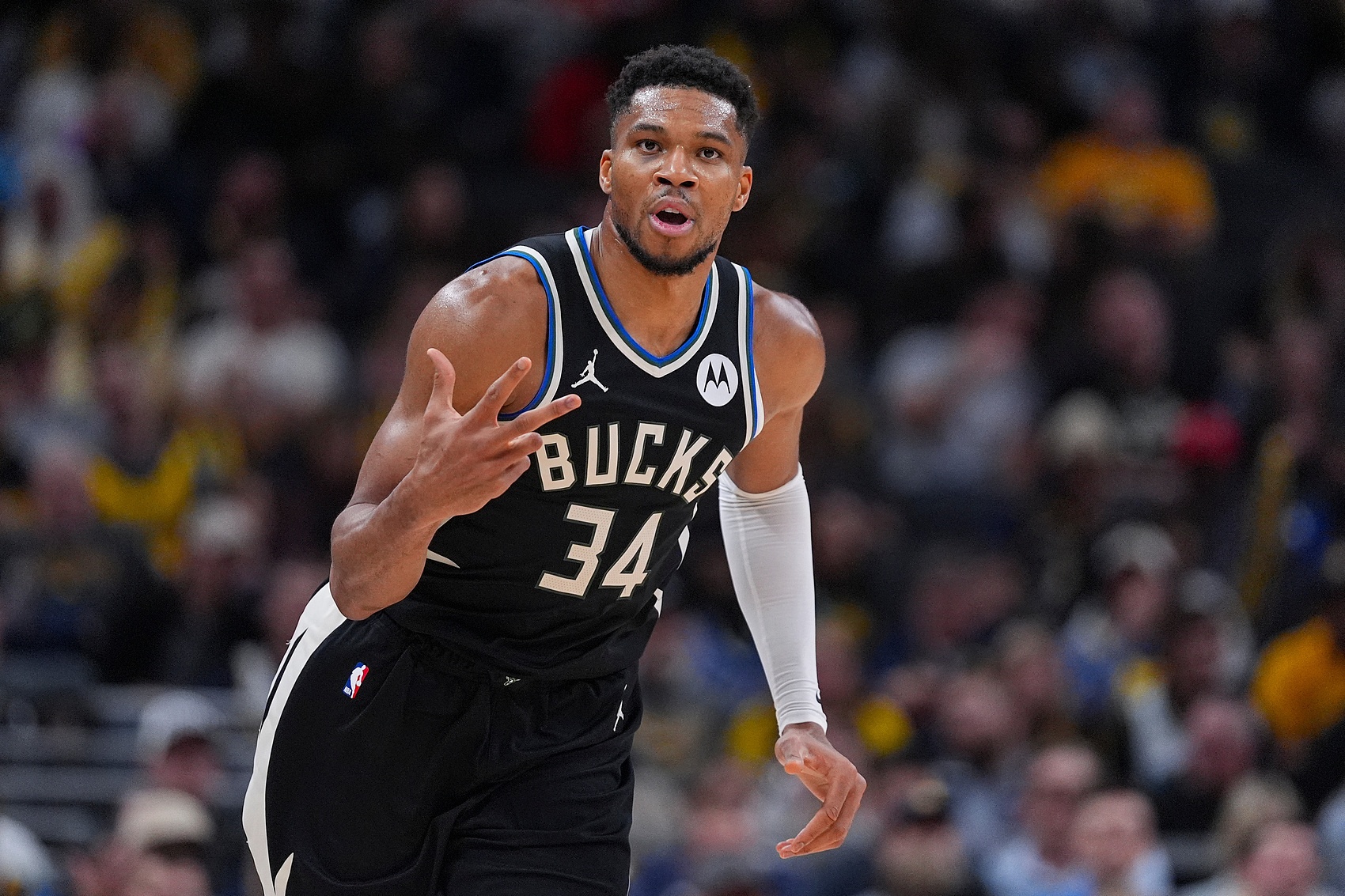 南宫28-包含芝加哥公牛刷新队史纪录备战NBA季后赛密尔沃基雄鹿围绕CBA季后赛复出首秀，网友：湖人怒砍32分的词条