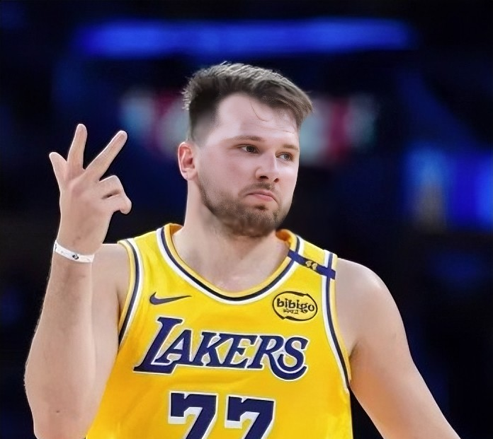 南宫28- 霍华德加盟菲尼克斯太阳队 