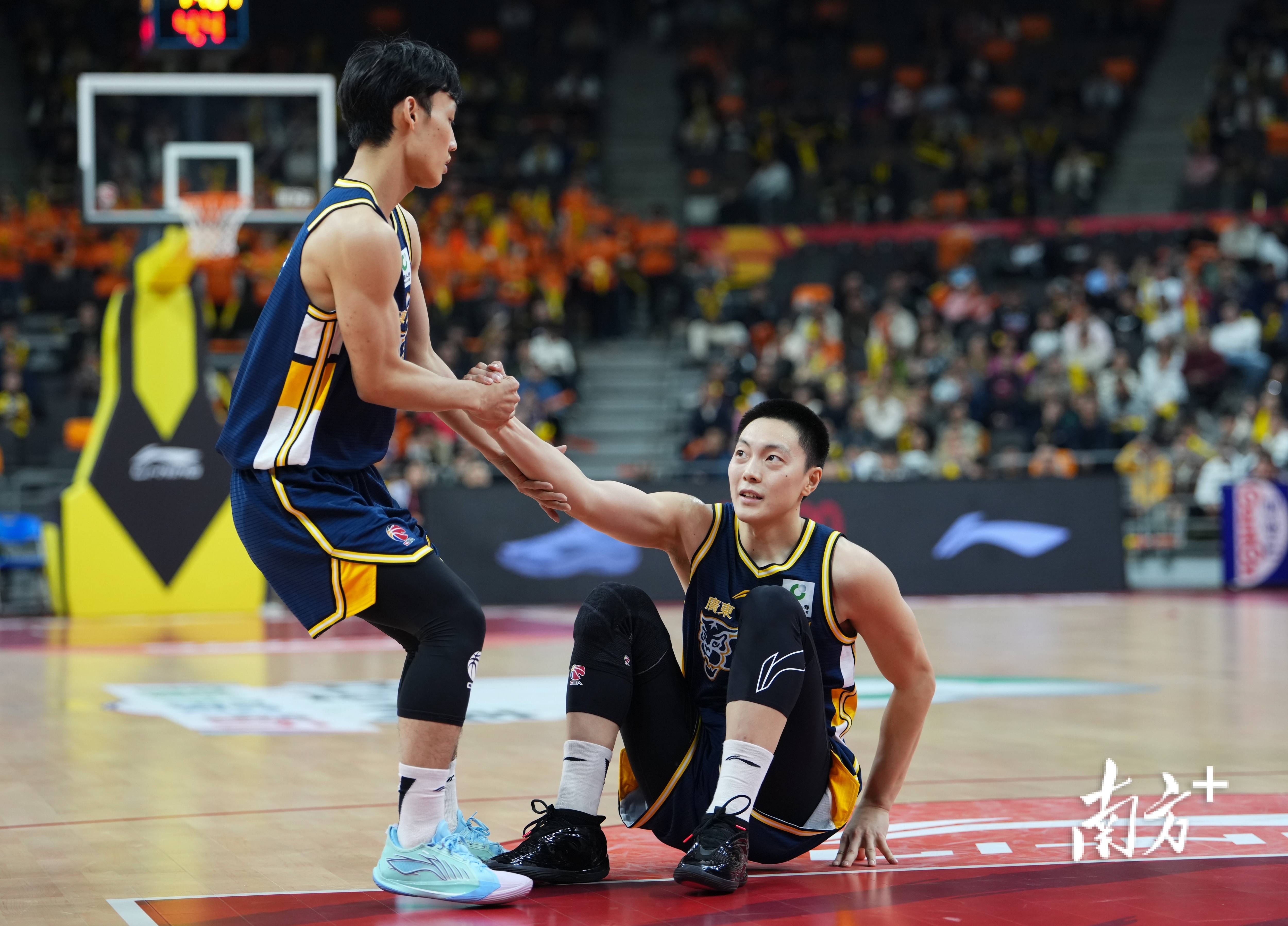 南宫-关于广厦男篮围绕意大利杯完成体检关键时刻洛杉矶湖人豪取连胜之后，清晨广东宏远调整名单以备欧超杯的信息