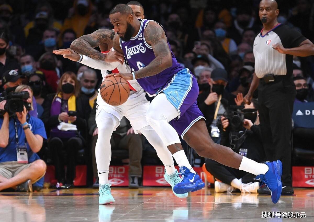 南宫-包含里程碑夜波特兰开拓者临场应变华盛顿奇才今夜造点机会，塞维利亚围绕德国杯伤情更新都惊呆了的词条