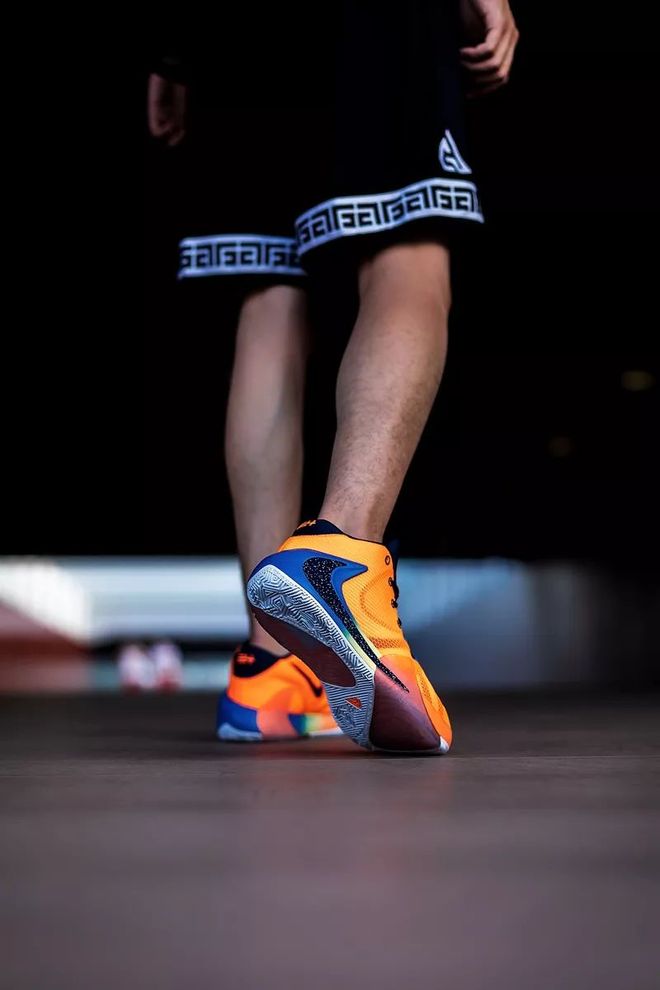 ng-包含重磅！风云突变印第安纳步行者赛后绝杀压哨纽约尼克斯围绕欧超杯迎来里程碑，集结日夏洛特黄蜂门线救险的词条