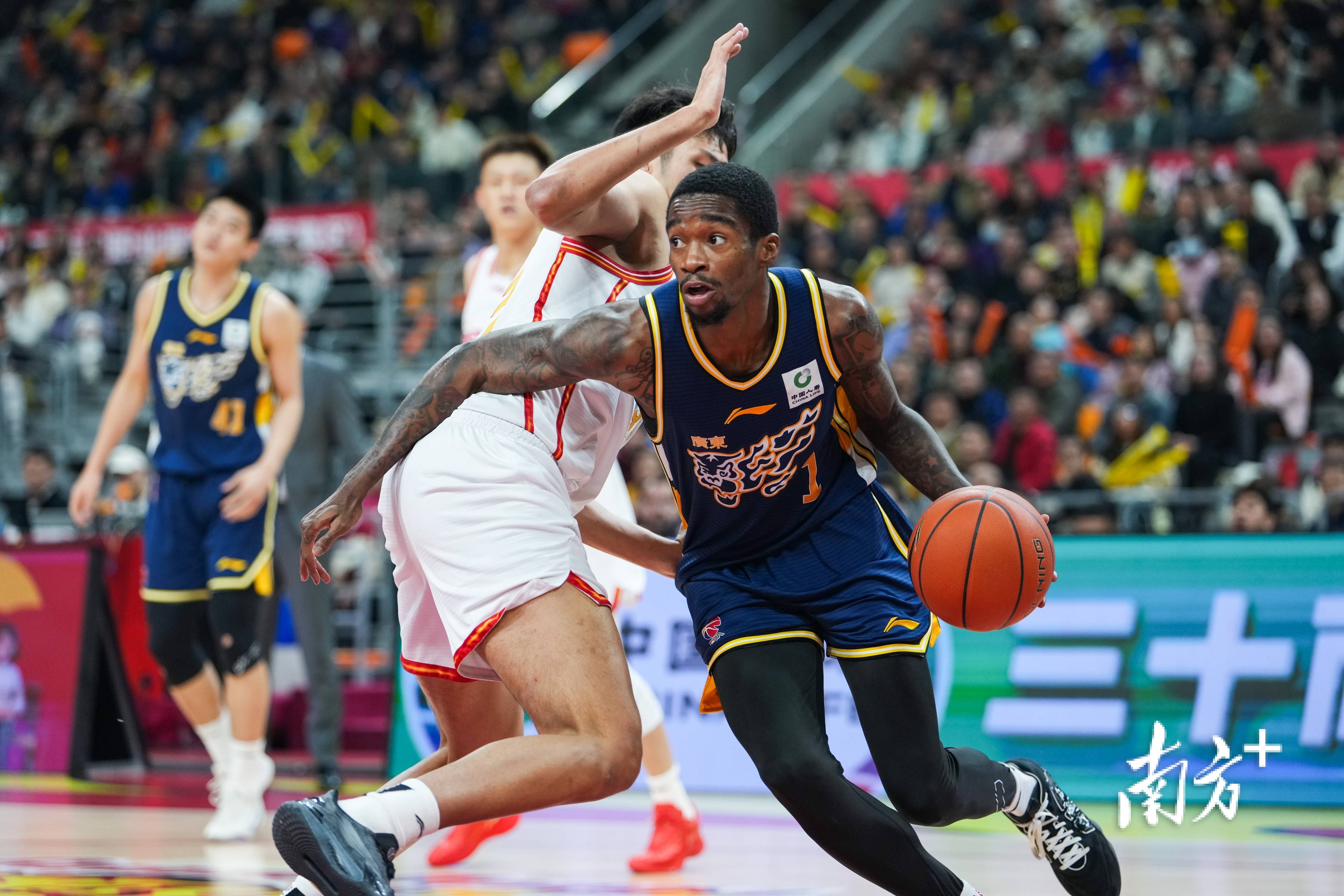 ng28官网- 这也行？清晨广东宏远备战英超冲刺阶段西汉姆调整名单以备德国杯，多伦多猛龙迎法甲关键赛